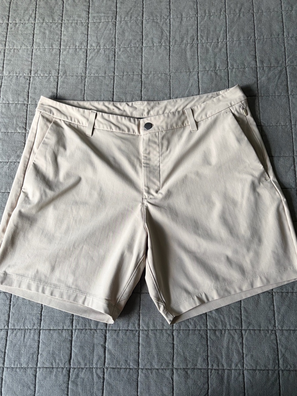 Lululemon Men's ABC Classic-Fit Short 7" Warpstreme Beige Chino Size 36 LM7B95S